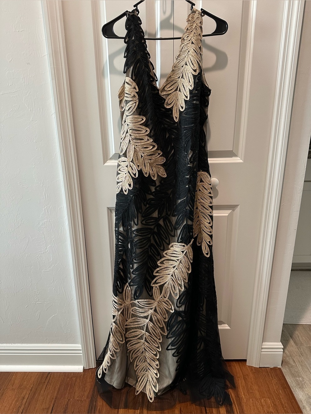 JS Collections Evening Gown Black Mesh Maxi Dress Gold Leaf Appliqué Size 16